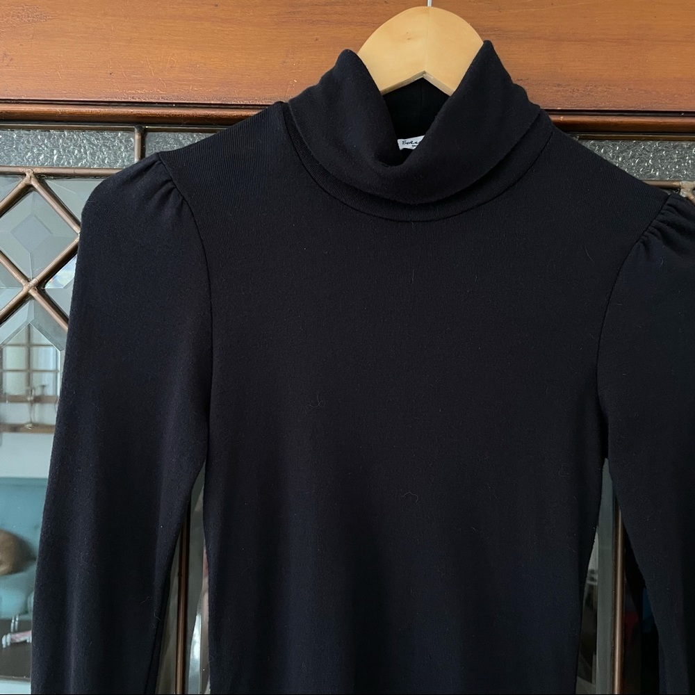 Bundle of 2 Ribbed Turtlenecks